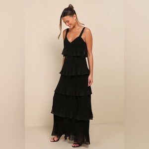 NWT Lulus Elegant Nature Black Pleated Sleeveless Tiered Maxi Dress, medium